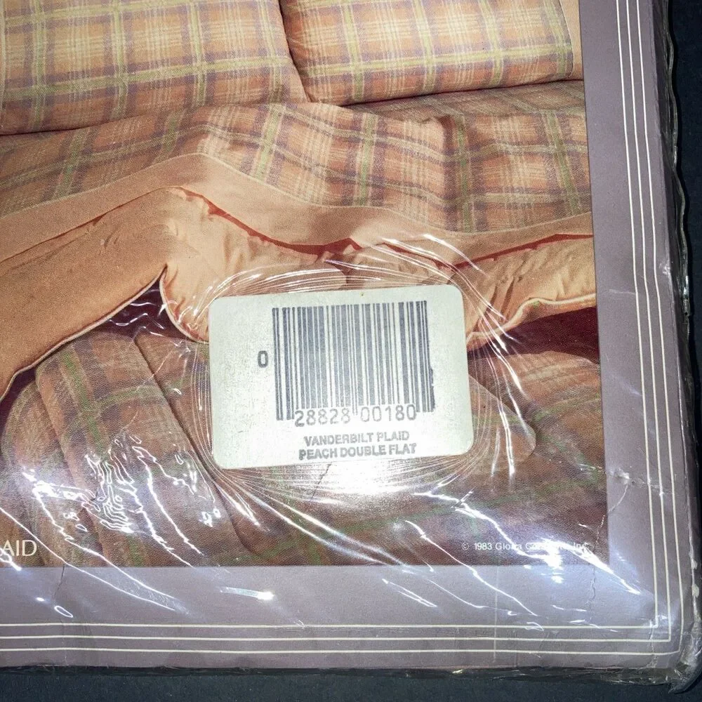 NEW VINTAGE 1983 Gloria Vanderbilt PLAID PEACH Double FLAT SHEET